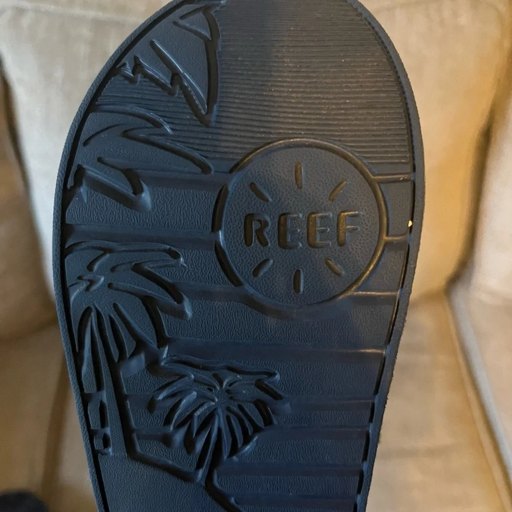 Reef Boys Two Tone Blue Adventure Sandals. Size 3.